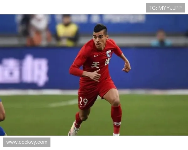 海港赛前训练缺席多名球员莱昂纳多术后恢复中